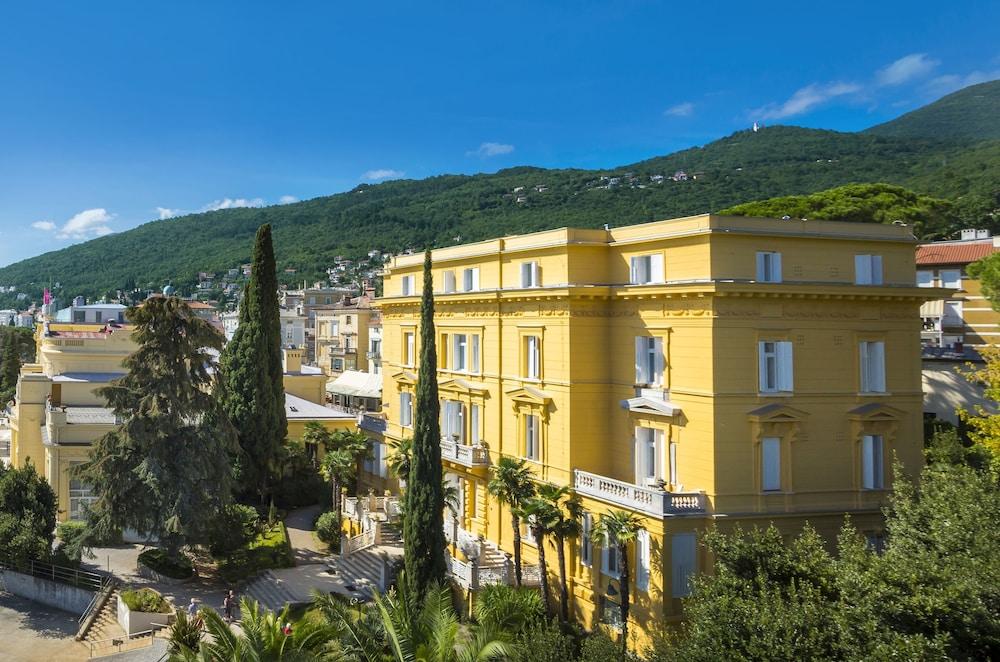Villa Amalia - Liburnia (Adults Only) أوباتيا المظهر الخارجي الصورة