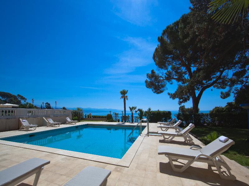 Villa Amalia - Liburnia (Adults Only) أوباتيا المظهر الخارجي الصورة
