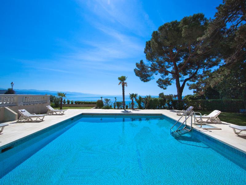 Villa Amalia - Liburnia (Adults Only) أوباتيا المظهر الخارجي الصورة